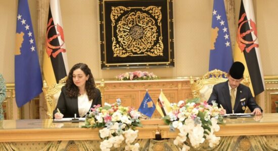 Brunei ia heq vizat Kosovës