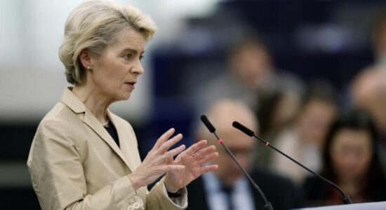 Von der Leyen dënon sulmet vdekjeprurëse të Izraelit në Gaza: Të neveritshme