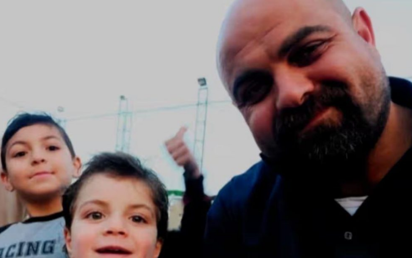 Vdes mjeku Hamdi Najjar nga Gaza, ditë më parë iu vranë nëntë fëmijë nga sulmi izraelit