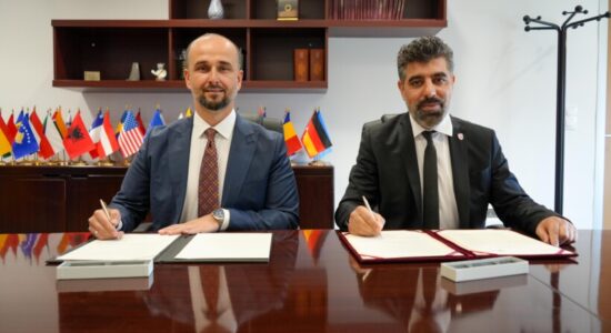 Murtezani dhe rektori i IBU-së nënshkruan Memorandum për Bashkëpunim në kontekst të integrimeve evropiane