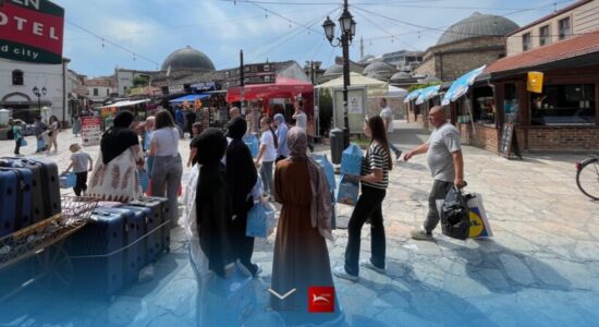 Festa e Kurban Bajramit: OKH Merhamet dhe ShK “Vizioni M” shpërndajnë 5 mijë dhurata për fëmijë në gjithë territorin e RMV-së