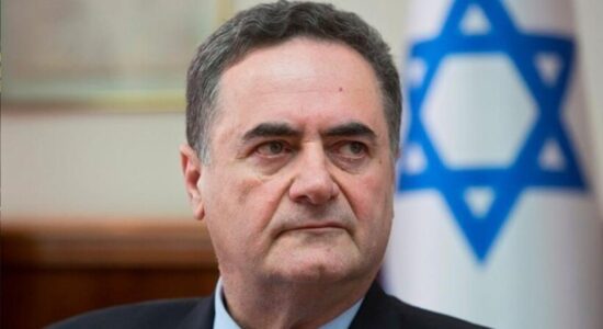 Ministri izraelit i Mbrojtjes kërcënon liderin iranian Khamenei: “Mund të përfundosh si Saddami”