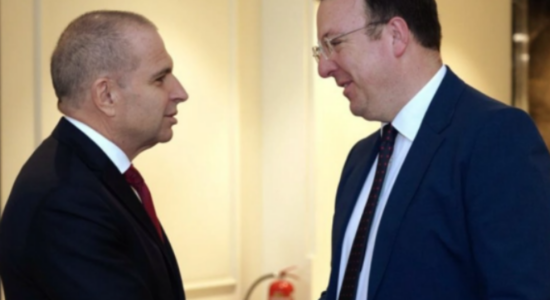 Takimi Nikolloski-Karaxhov: Të avancojnë punimet në hekurudhën e Korridorit 8