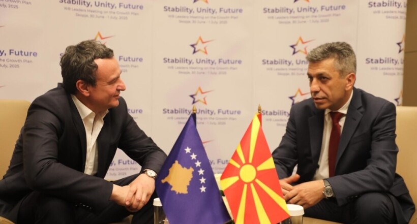 Albin Kurti në Shkup, mirëpritet nga Izet Mexhiti