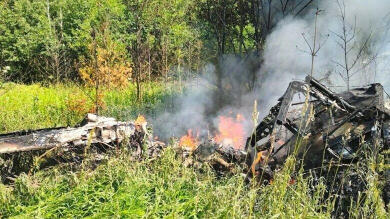 Katër të vdekur nga rrëzimi i një aeroplani trajnimi afër Moskës, Rusi