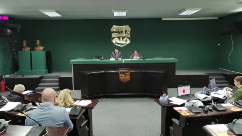 Ndërpritet seanca e Këshillit të Qytetit të Shkupit ku pritej të diskutohet për ndërtimet pa leje në Çair