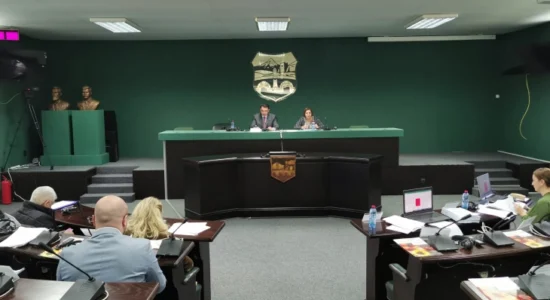 Ndërpritet seanca e Këshillit të Qytetit të Shkupit ku pritej të diskutohet për ndërtimet pa leje në Çair