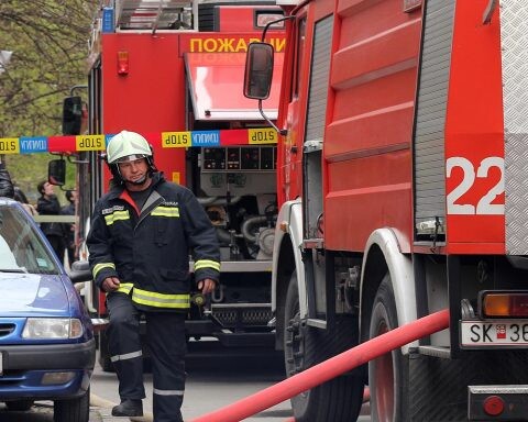 (VIDEO) Në prag të zjarreve, VLEN do të angazhojë 400 zjarrfikës të rinj