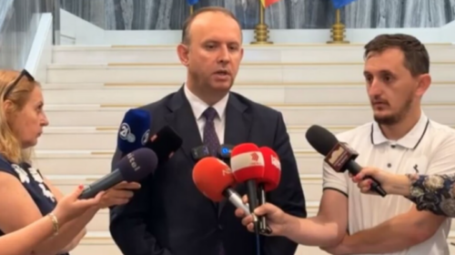 Gashi: Zërat për shkarkim janë shpifje, VLEN-i po funksionon shkëlqyeshëm
