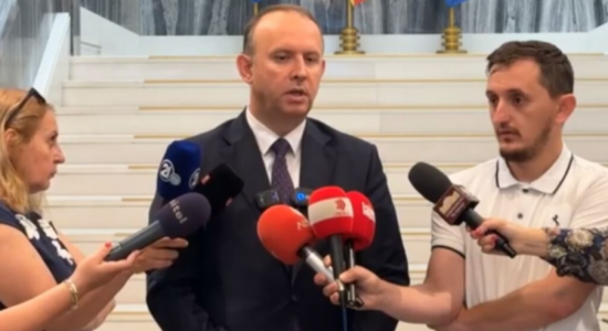 Gashi: Zërat për shkarkim janë shpifje, VLEN-i po funksionon shkëlqyeshëm
