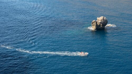 Më shumë se 1.000 fuçi me mbetje bërthamore në Atlantik