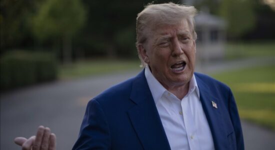 Trump: Të pezullohet çështja për korrupsion kundër Netanyahut