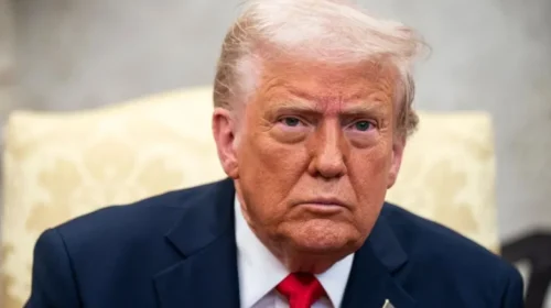 Trump ndalon udhëtimin në SHBA për 12 shtete
