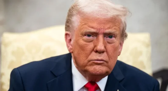 Trump ndalon udhëtimin në SHBA për 12 shtete