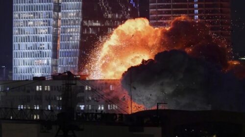 Zyrtarët: 7 të plagosur pasi raketat iraniane goditën 7 lokacione në Izrael