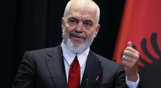 Rama kritikon planin e azilit të Mbretërisë së Bashkuar për vendet e treta si “të turpshëm”