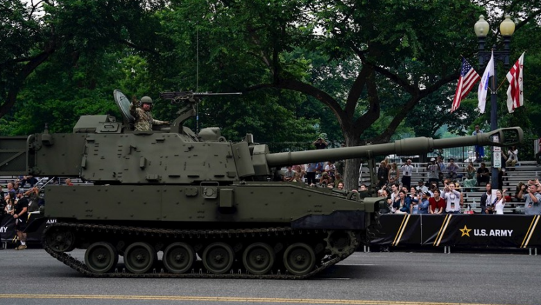 Parada ushtarake e shekullit  Ushtria Amerikane feston 250 vjetorin me spektakël të jashtëzakonshëm