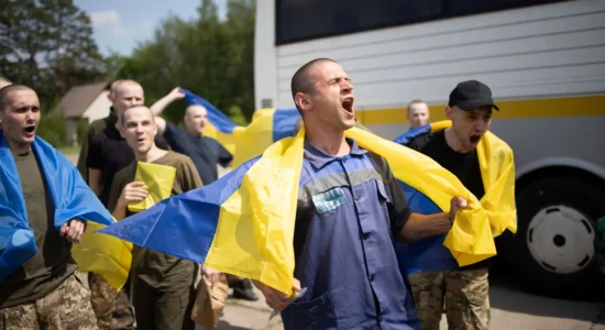 Rusia dhe Ukraina përfundojnë fazën e parë të shkëmbimit të të burgosurve të luftës nën 25 vjeç