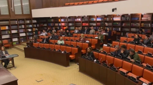 Raporti mbi punën e Komisionit të Letrave me Vlerë kaloi filtrin e komisionit