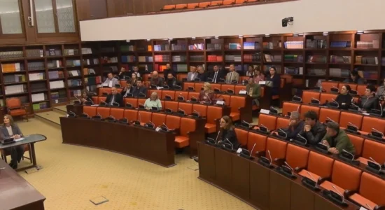 Raporti mbi punën e Komisionit të Letrave me Vlerë kaloi filtrin e komisionit