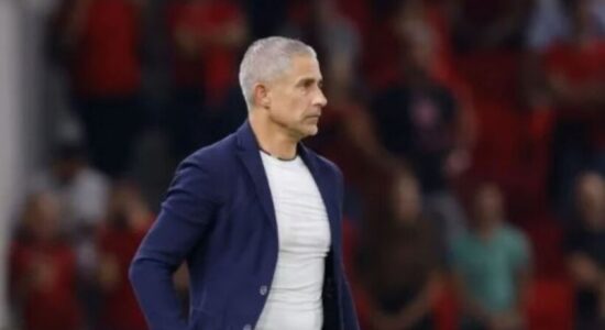 Mavraj kritikon trajnerin Sylvinho?