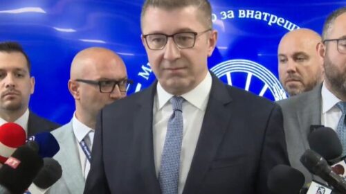 Mickoski: Nëse raporti i Vajcit nuk kalon edhe më 24 qershor, atëherë problemi nuk janë bullgarët në Kushtetutë, por identiteti dhe gjuha maqedonase