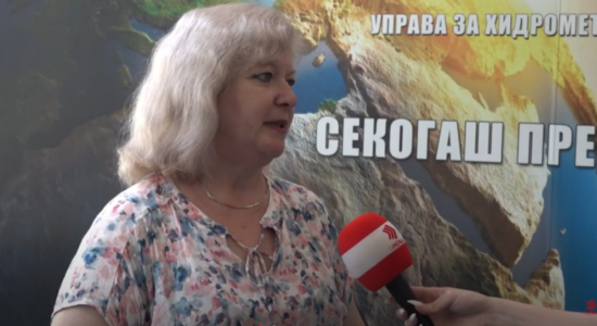 (VIDEO) Pritet mot me shi dhe erë të fuqishme