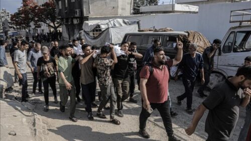 15 palestinezë të tjerë që prisnin ndihmë ushqimore vriten nga shtënat me armë zjarri nga Izraeli në Gaza
