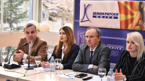 (VIDEO) Trajanov dorëzoi “një njësi zgjedhore” në Kuvend