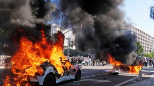 Çfarë i shkaktoi protestat në Los Angeles?