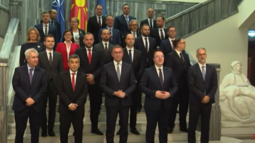 (VIDEO) Një vit qeverisje me elozhe dhe kritika