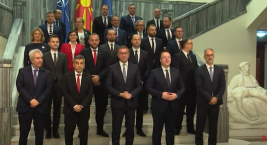 (VIDEO) Një vit qeverisje me elozhe dhe kritika