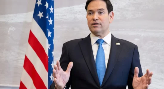 Mbyllja e Ngushticës së Hormuzit, Rubio: Kinezët le t’i thirrin iranianët, të mos e bëjnë këtë gabim