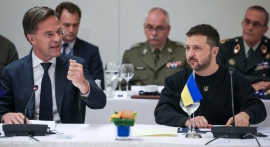 Rutte fton Zelenskyn në samitin e NATO-s