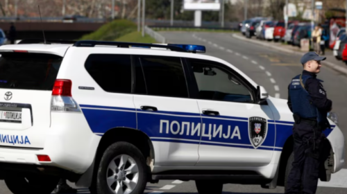 Serbia arreston tre persona nën dyshimet se planifikonin “ndryshimin me forcë të pushtetit”