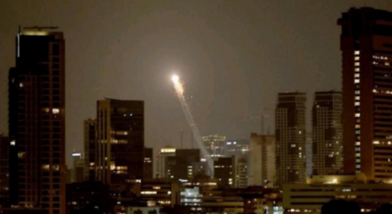 CNN: Shpërthime dëgjohen mbi Tel Aviv