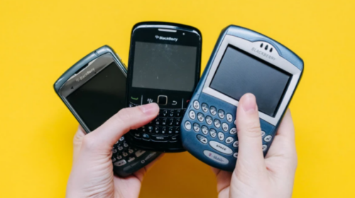 Gjenerata Z rikthen në modë telefonat legjendarë