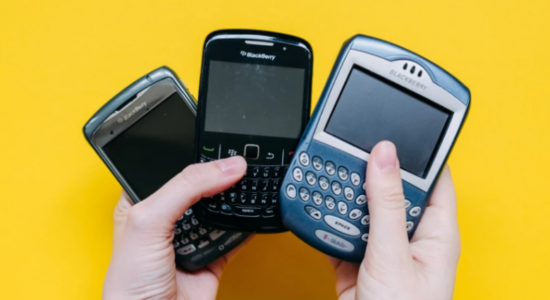 Gjenerata Z rikthen në modë telefonat legjendarë