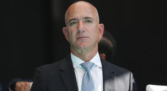 Shpërthejnë protestat gjatë dasmës së Jeff Bezos në Venecia