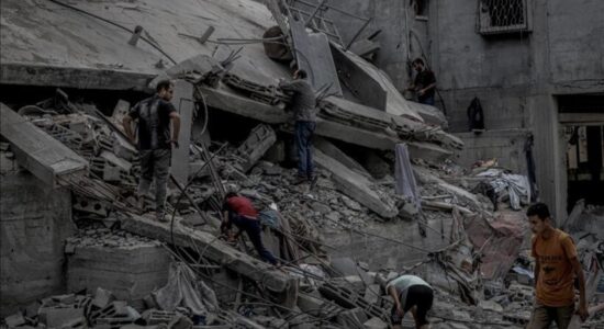 Ushtria izraelite vret 25 palestinezë në Gaza, përfshirë njerëz që kërkonin ndihma