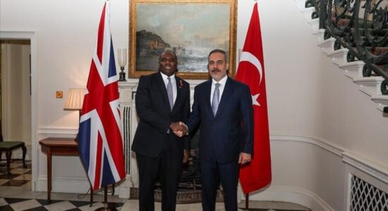 Ministri i jashtëm turk dhe sekretari i jashtëm britanik nesër takohen në Ankara