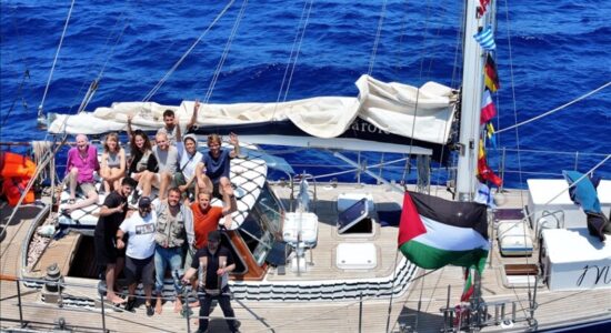 Izraeli mban në paraburgim 8 aktivistë të huaj nga anija humanitare që ishte nisur drejt Gazës