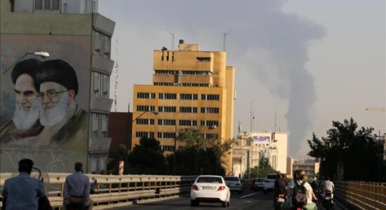 Izraeli njofton se ka nisur sulme ndaj infrastrukturës ushtarake në Iranin qendror dhe perëndimor