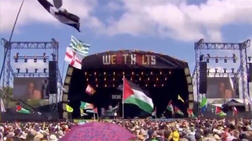 “Palestina e lirë” dhe “Vdekje ushtrisë izraelite” brohoriten nga reperi Bob Vylan në festivalin Glastonbury
