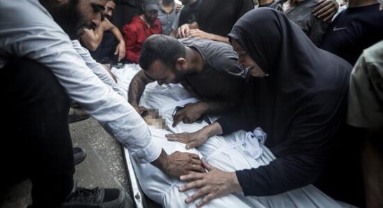 Dhjetëra të vdekur nga sulmet e ushtrisë izraelite ndaj civilëve që prisnin ndihmë humanitare në Gaza