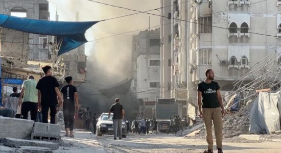 Sulmi izraelit godet një ndërtesë banimi në Gaza mes gjenocidit të vazhdueshëm