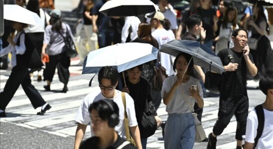 Japoni, një person vdes dhe 100 të tjerë shtrohen në spital për shkak të temperaturave të larta