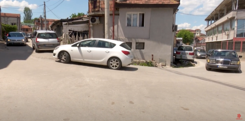 (VIDEO) Rruga në Tophanë, “zorrë qorre” e kryeqytetit