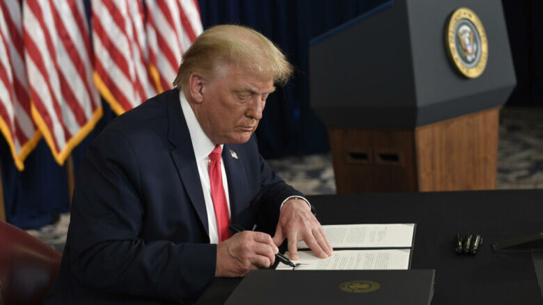 Trump nënshkruan vendime për të forcuar mbrojtjen amerikane nga dronët dhe për të nxitur fluturimin supersonik
