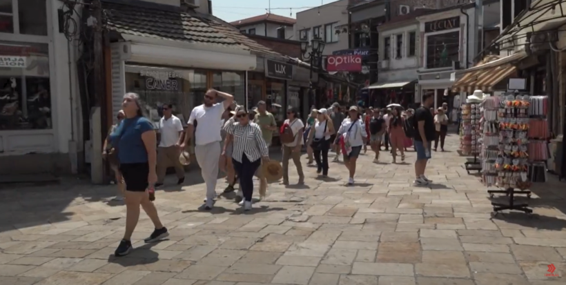 (VIDEO) Pushimet verore, qindra turistë të huaj zgjedhin Maqedoninë e Veriut
